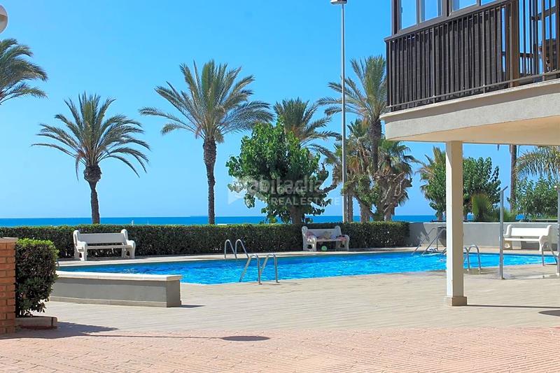 Foto cf9a6993-fd0f-421a-ba2c-e6a339bd8fac. Lloguer apartament amb aparcament piscina a La Curva Benicasim / Benicàssim