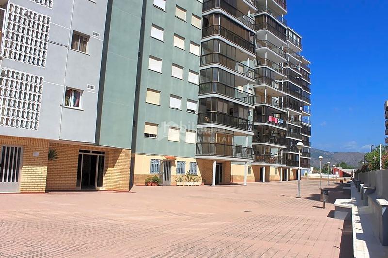 Foto dd4b5326-45e5-4b9f-9ab9-e7e783ad1ffb. Lloguer apartament amb aparcament piscina a La Curva Benicasim / Benicàssim