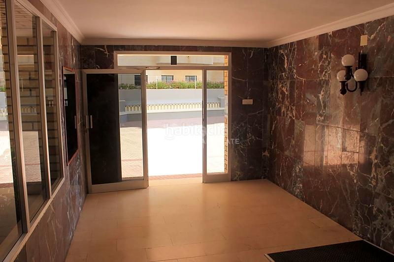 Foto def2444e-a0d3-4d80-93c1-bbd75a75aa90. Lloguer apartament amb aparcament piscina a La Curva Benicasim / Benicàssim