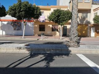 Maison à Centro. Oportunidad! vendemos una casa en el centro de oropesa