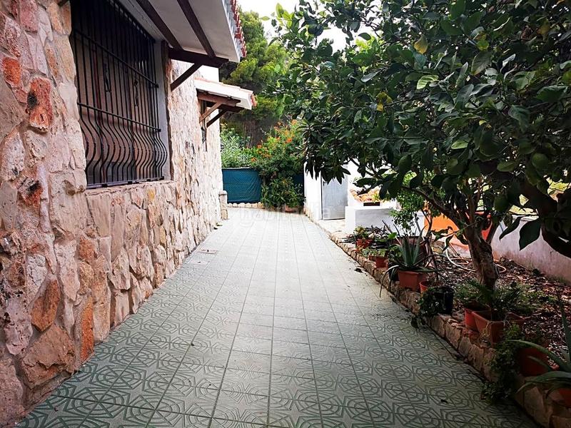 Foto 22fe25a8-212d-49cb-bfe1-bb1f9a643f42. Casa amb piscina a Font d´en Carròs (la)