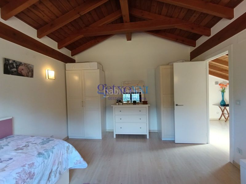 Foto fbffebcb-83ad-4127-8384-012d2b1776e5. Xalet amb calefacció aparcament piscina a Maruri - Jatabe