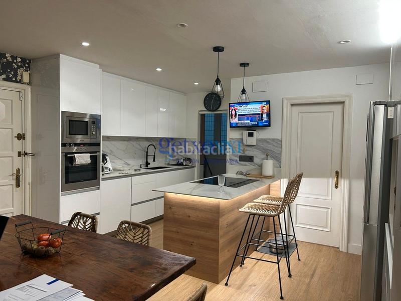 Foto 66691084-2dc0-4bff-b49b-1258dee4520e. Appartamento con camino riscaldamento parcheggio in Getxo