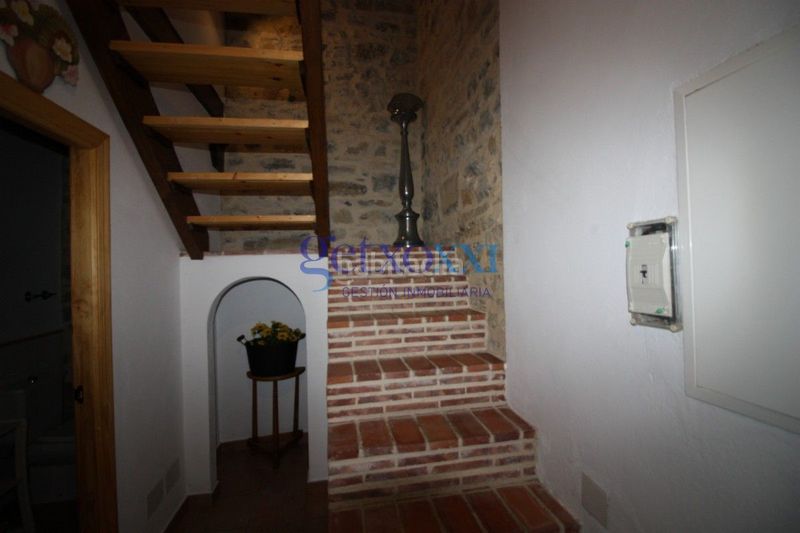 Foto c680edbf-aea9-45d7-b720-e17c8a416ac7. Masia amb calefacció a Villalonquéjar Burgos