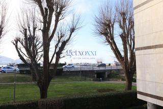 Pis a Las Arenas. Vivienda en zona residencial con vistas al mar y completamente e