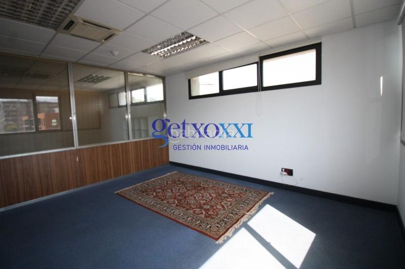 Foto cbed7d5a-f886-47db-83e7-54fa4f60ab75. Location bureau avec chauffage dans Lamiako-Txopoeta Leioa