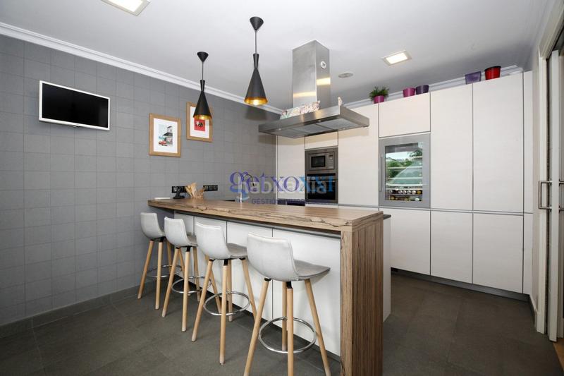 Foto 945981b1-9944-4b0a-866d-66feafd375ab. Duplex avec chauffage parking piscine dans Neguri Getxo
