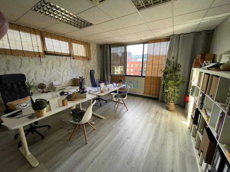 Foto 0cf05881-b3b9-43c3-88b4-07e1b3626798. Rent office space with heating in Lamiako-Txopoeta Leioa