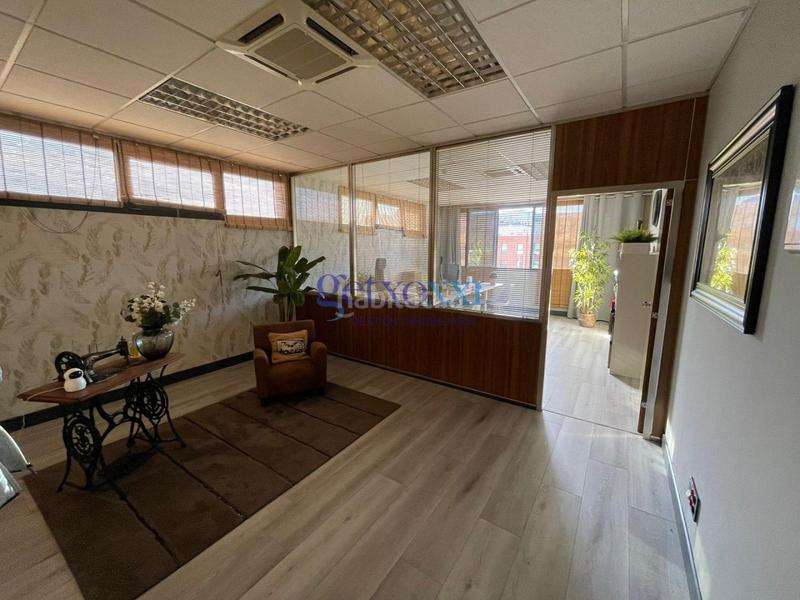 Foto b8d71808-6355-45d2-8d09-533ff1ea047a. Rent office space with heating in Lamiako-Txopoeta Leioa