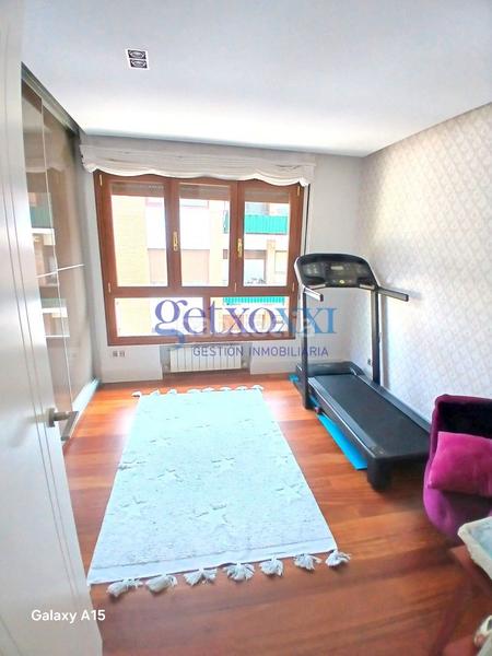 Foto efbc2543-0d30-4f76-9663-80d54c2036ae. Flat with heating parking in Las Arenas Getxo