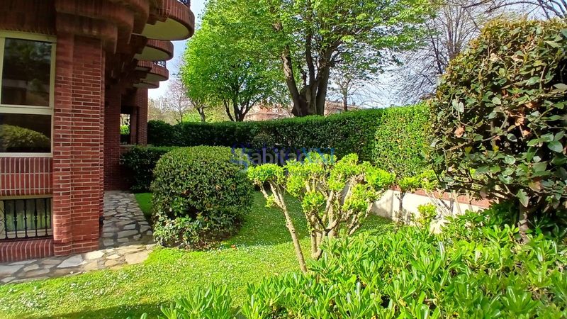 Foto 114cb21c-1004-4264-8ae0-68f1a273ff96. Casa adossada amb xemeneia calefacció aparcament a Getxo