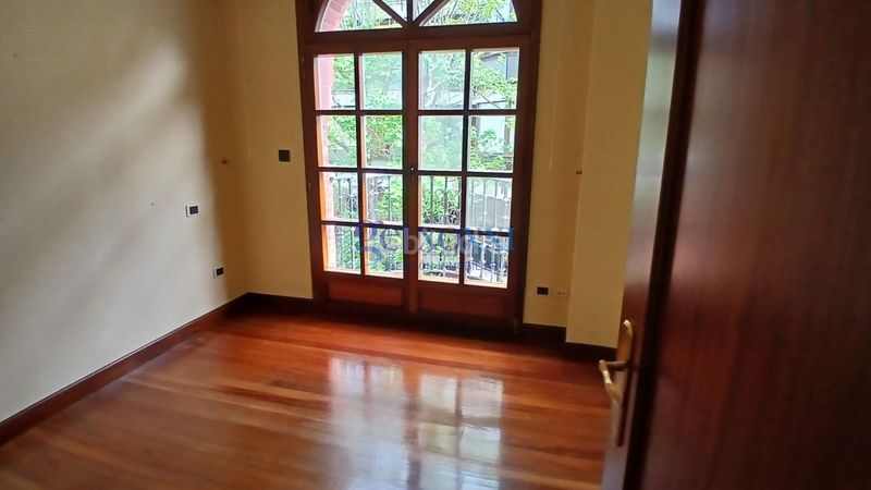 Foto 1d29a617-9e78-48bc-bf74-95c79fc7d436. Casa adossada amb xemeneia calefacció aparcament a Getxo