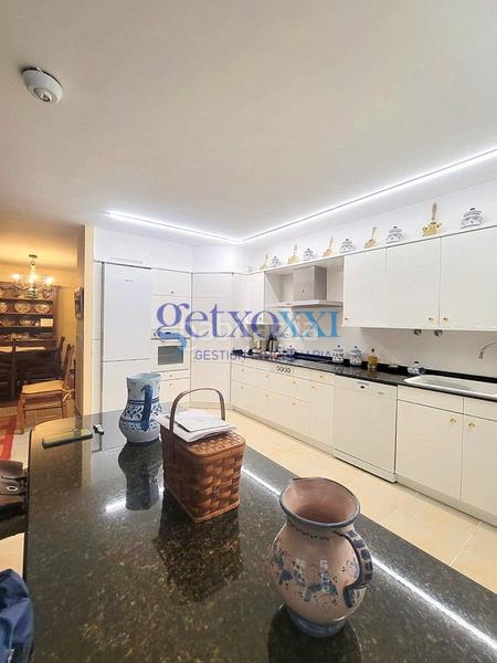 Foto 58aa581e-10e8-4dbb-8c62-15840d6add83. Casa adosada gestión inmobiliaria xxi pone en venta en exclusiva, adosado dúplex en la prestigiosa calle de zugazarte de Las Arenas, de 2 en Getxo