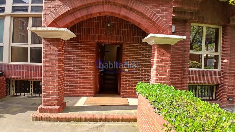 Foto 5990211c-1e78-41ad-adf5-7c84ef0af04e. Casa adossada amb xemeneia calefacció aparcament a Getxo