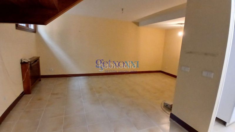 Foto 6291ffaf-bd27-4412-b18b-5704beaeca06. Casa adossada amb xemeneia calefacció aparcament a Getxo