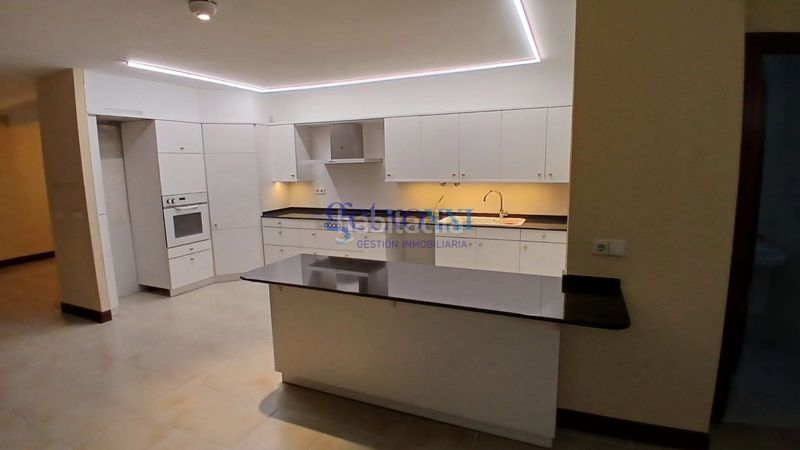 Foto 62bea762-38d7-4259-a626-15702437a8a7. Casa adossada amb xemeneia calefacció aparcament a Getxo