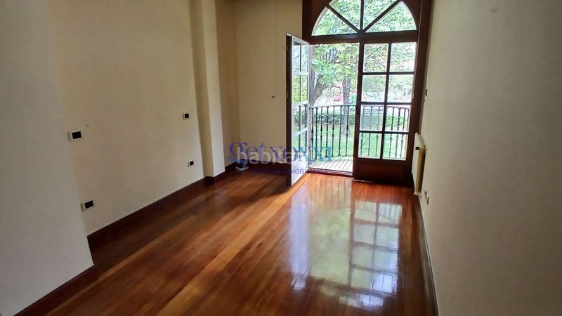 Foto 888e1eef-7d37-4bf8-bbaa-44d611eeab15. Casa adossada amb xemeneia calefacció aparcament a Getxo