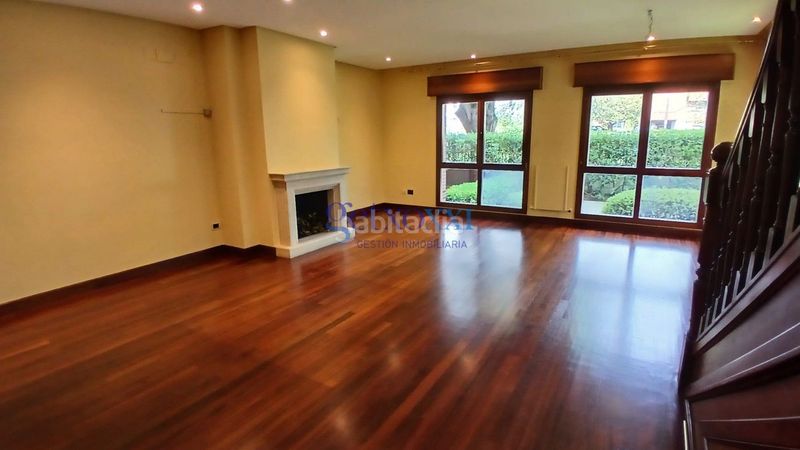 Foto 909f646e-7e83-46eb-bed0-ef90bd8ebdd3. Casa adossada amb xemeneia calefacció aparcament a Getxo