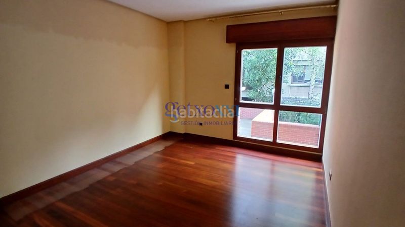 Foto a145e91f-8127-4aec-a5e9-138747071030. Casa adossada amb xemeneia calefacció aparcament a Getxo