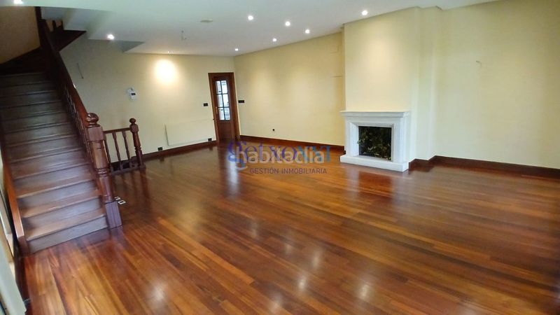 Foto c280c4e2-b38d-4156-bf9d-813a227763b8. Casa adossada amb xemeneia calefacció aparcament a Getxo