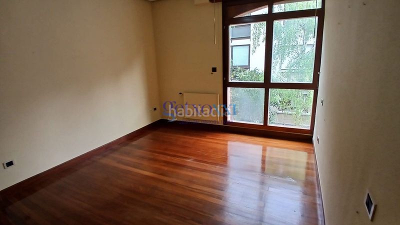 Foto dfcdac11-eb9f-40bc-b607-2779d2356500. Casa adossada amb xemeneia calefacció aparcament a Getxo