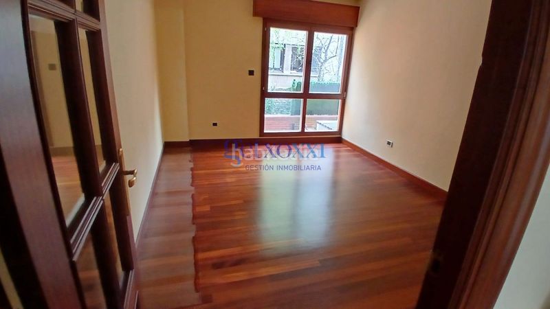 Foto fc2143ba-6544-40dc-8e2c-8fc72f240b2e. Casa adossada amb xemeneia calefacció aparcament a Getxo