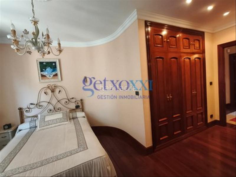 Foto 1ba51fa9-8f88-4531-8d46-b0dbfe4b19e6. Zweistöckige wohnung mit parking in Las Arenas Getxo