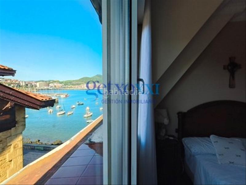 Foto 85ab8f94-e832-48f3-9a05-adff8e1da28d. Zweistöckige wohnung mit parking in Las Arenas Getxo