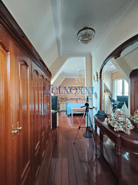 Foto 968cd19c-05b2-4c7e-87f5-9d29c4ed3d76. Zweistöckige wohnung mit parking in Las Arenas Getxo