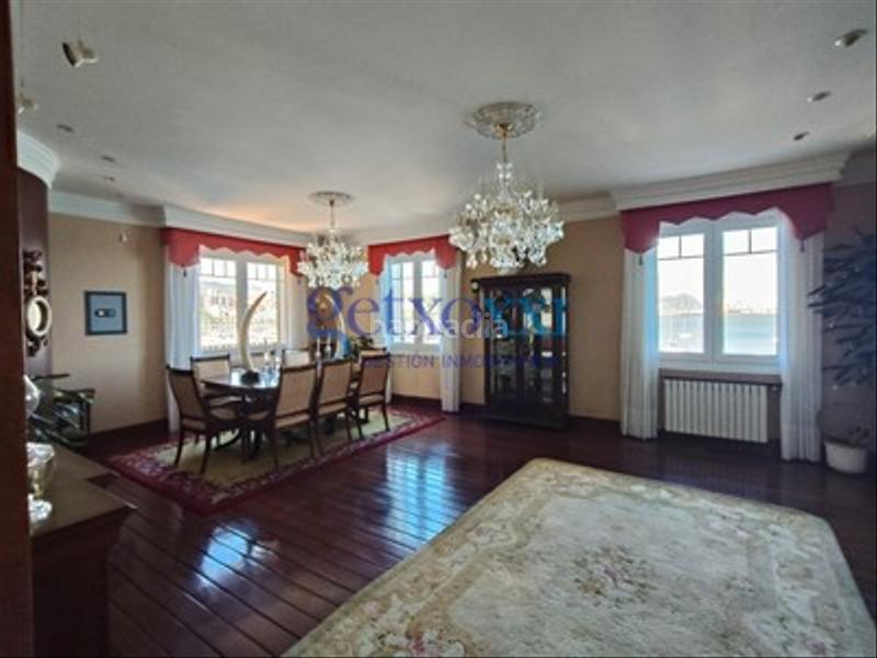 Foto c1944028-8b77-4f5d-8b98-132eb4f9b91e. Zweistöckige wohnung mit parking in Las Arenas Getxo