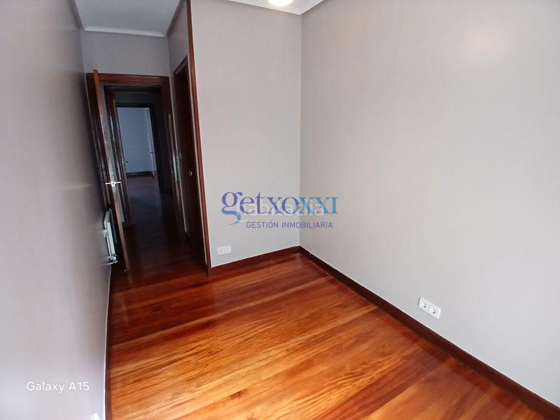 Foto 1f14c8b5-fed6-4e0f-b9bf-87c50e77eaa2. Rent flat with heating parking in Las Arenas Getxo