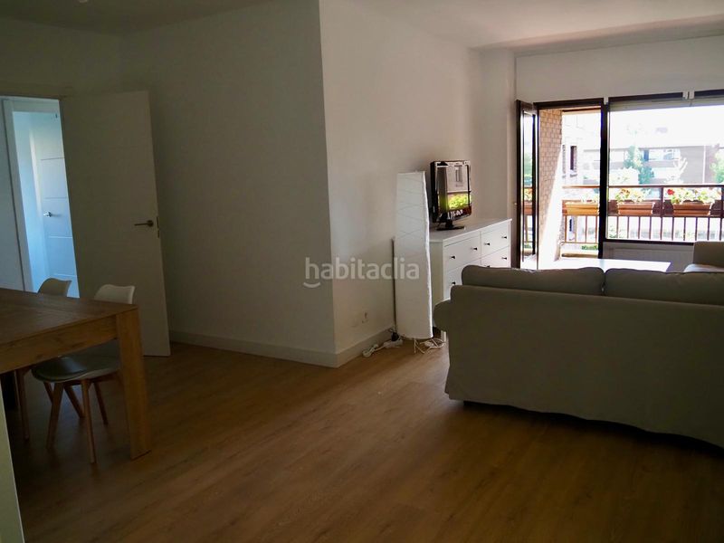 Foto c8e11bb2-2496-40da-ac34-2f3eeace0c39. Flat with heating parking in Las Arenas Getxo