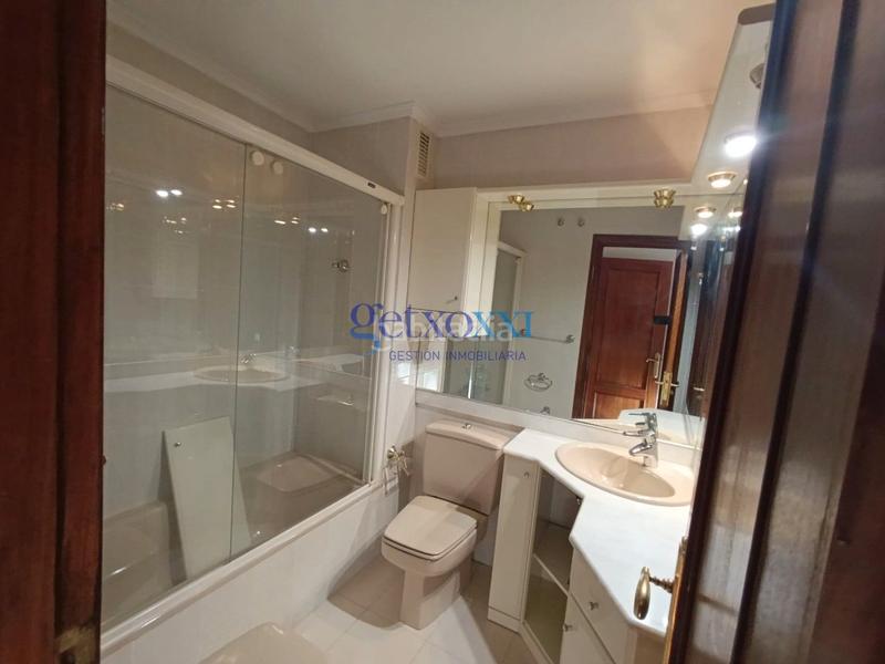 Foto e5dd2819-a2f4-4056-8b84-0d912e4c08ca. Appartement avec chauffage parking dans Neguri Getxo