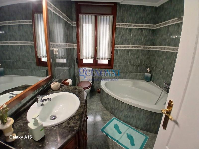 Foto ffb4d489-1b55-46e2-9a24-1df0df5735b8. Piso en Las Arenas Getxo
