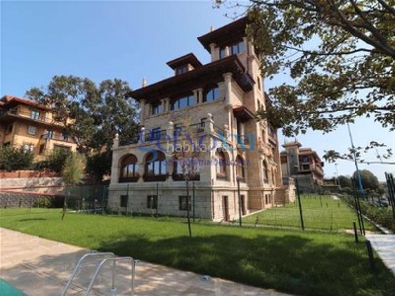 Foto 4b143779-2036-4b31-a512-ec01acc83a35. Zweistöckige wohnung mit parking pool in Las Arenas Getxo