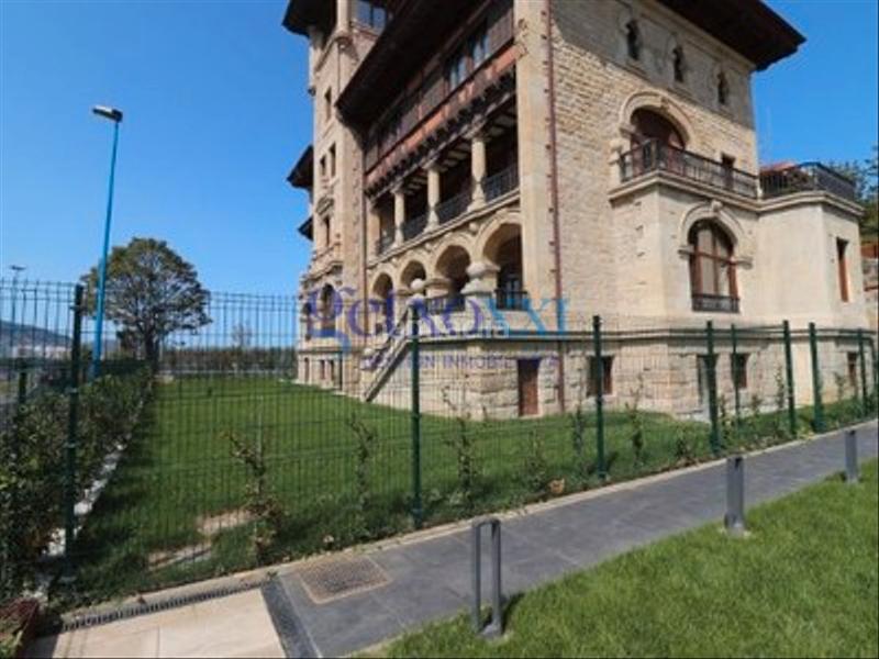 Foto 820eb93d-12d0-4f87-b233-733d90559eb8. Zweistöckige wohnung mit parking pool in Las Arenas Getxo