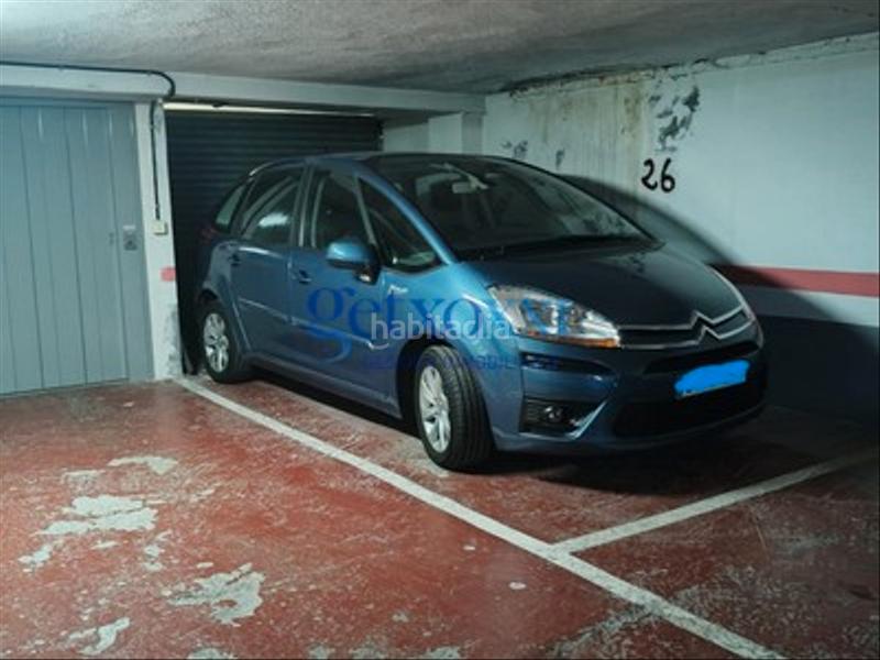 Foto ac52eb67-4eff-4d37-ae91-94fac27290c9. Car parking in Las Arenas Getxo