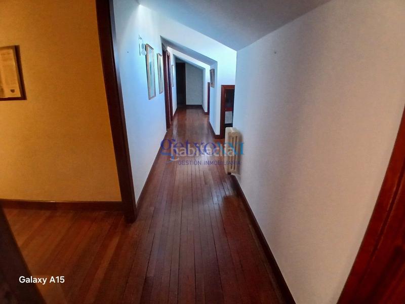 Foto 15b4f0c7-a54a-4143-a6fc-00aa3864d98a. Attico con camino riscaldamento parcheggio in Neguri Getxo