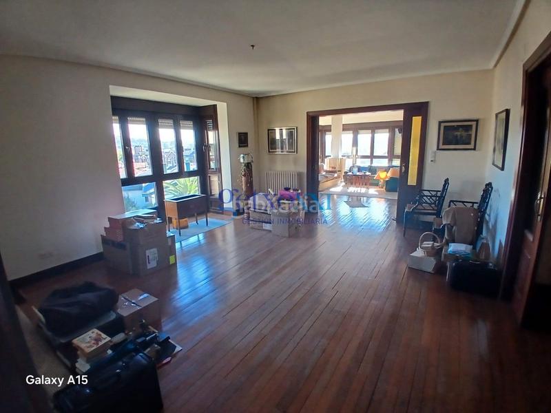 Foto b073dc04-3f3a-4e8f-a73a-41746c21f848. Attique avec cheminée chauffage parking dans Neguri Getxo