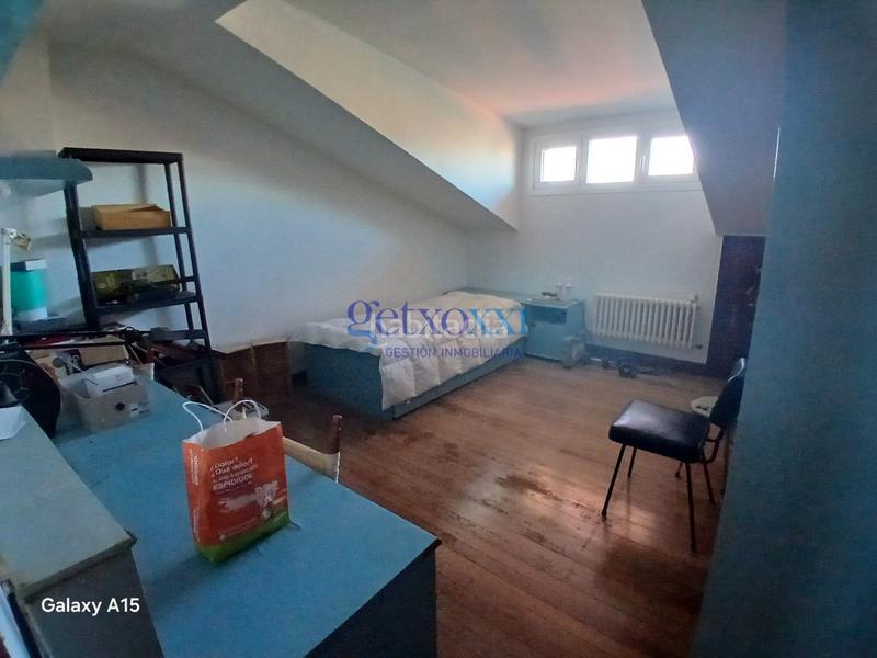 Foto c9464f49-d6dc-483d-87d5-d919268a21c8. Attique avec cheminée chauffage parking dans Neguri Getxo