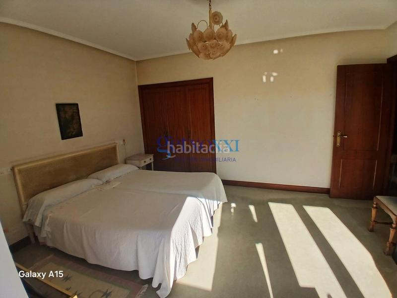 Foto df3751ae-daa3-408f-9a5a-8fbdde2e3e13. Attique avec cheminée chauffage parking dans Neguri Getxo