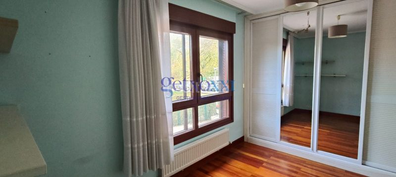 Foto 0dd9d9b1-771e-40b5-907e-1c655ba6a43f. Flat with heating parking pool in Artatza-Pinueta-Pinosolo Leioa