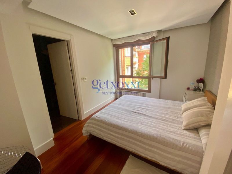 Foto e144112e-9f8c-431b-9937-a6b28ad00db1. Pis amb calefacció aparcament a Las Arenas Getxo