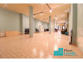 Local commercial à Emperador 5. Local comercial en venta en laredo