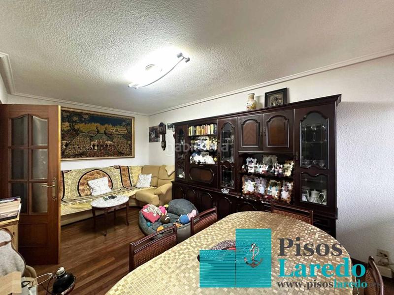 Foto 3f78ee5e-cde7-4f25-ad40-298e01df5edc. Piso estupendo piso a pie de playa! en Centro Laredo