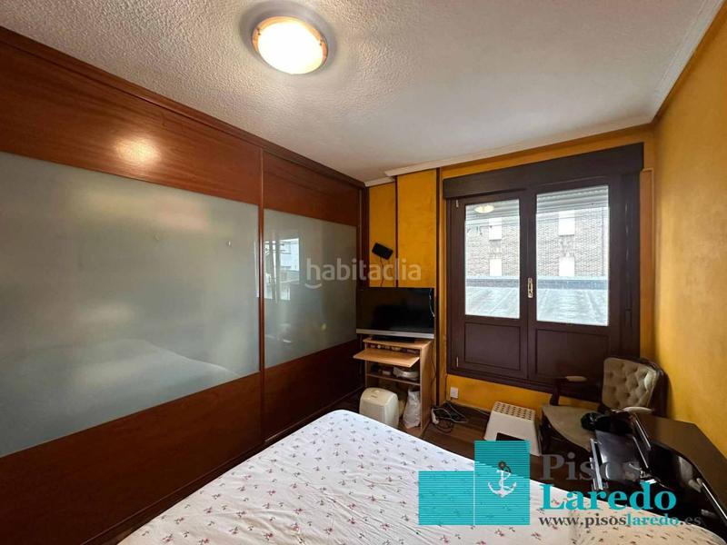 Foto 42e6ae83-a8ee-465a-91bb-fadf3daf35a5. Piso estupendo piso a pie de playa! en Centro Laredo