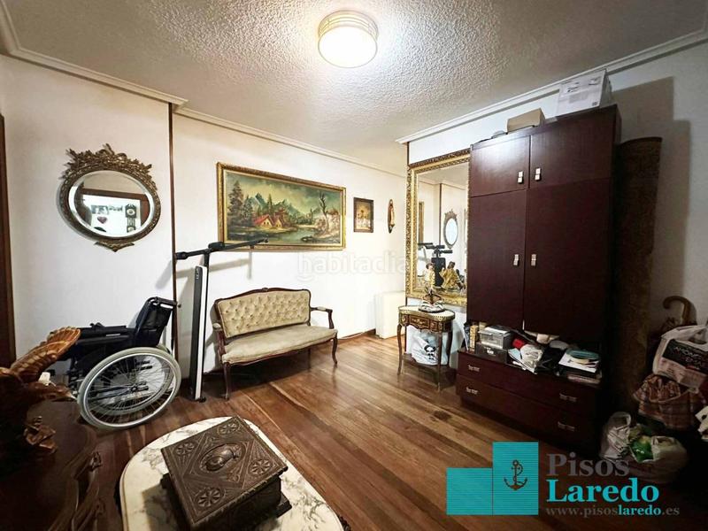 Foto dc0514f9-b14f-4758-88f3-b364f031e5b5. Piso estupendo piso a pie de playa! en Centro Laredo