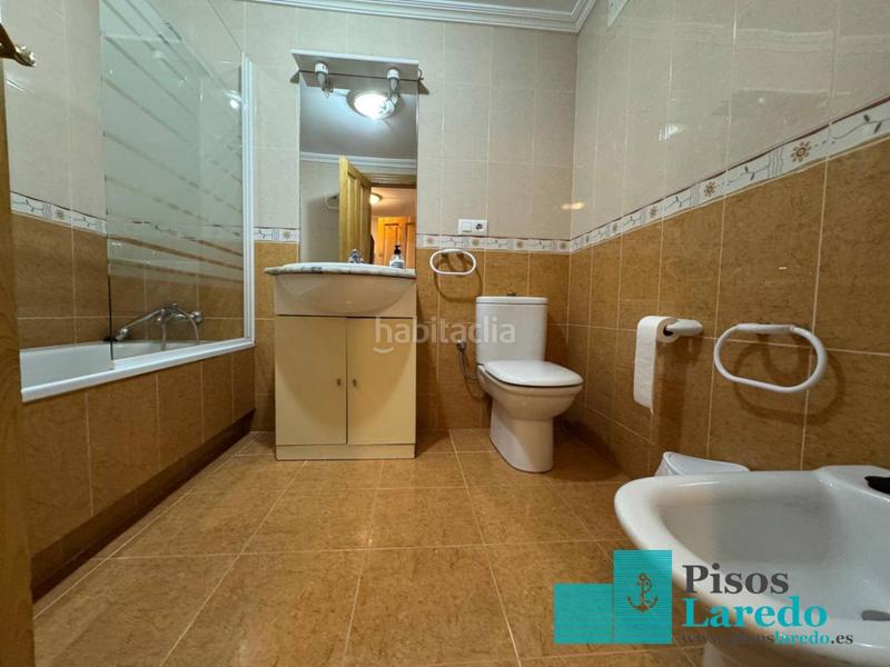 Foto 34d40f76-8360-40ee-985d-f97f2ac73f5c. Alquiler chalet en calle san pedro 1 chalet en alquiler en laredo. no larga duración!!!! en Limpias