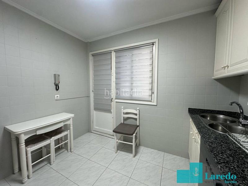 Foto a5cdc335-bf00-4a78-8e00-090b07b0b3fd. Piso en menéndez pelayo 17 en exlcusiva! en Centro Laredo
