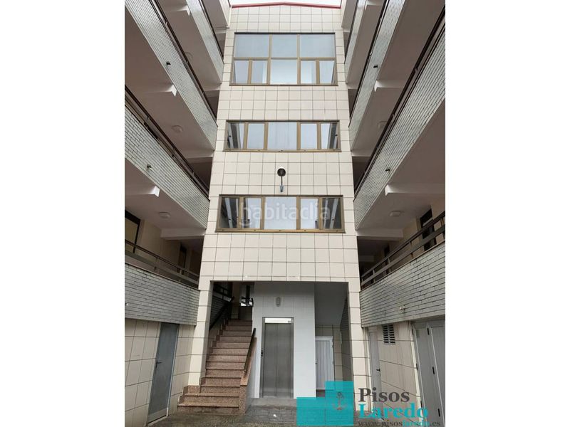Foto b62c3d1c-31e7-4ab3-9e32-f681ee3cd87f. Rent flat in avenida enrique mowinckel 40 in Zona Playa Laredo